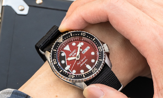 搖滾迷燃起來(lái)！ SEIKO 5 x 皇后合唱團(tuán)Brian May 聯(lián)名表