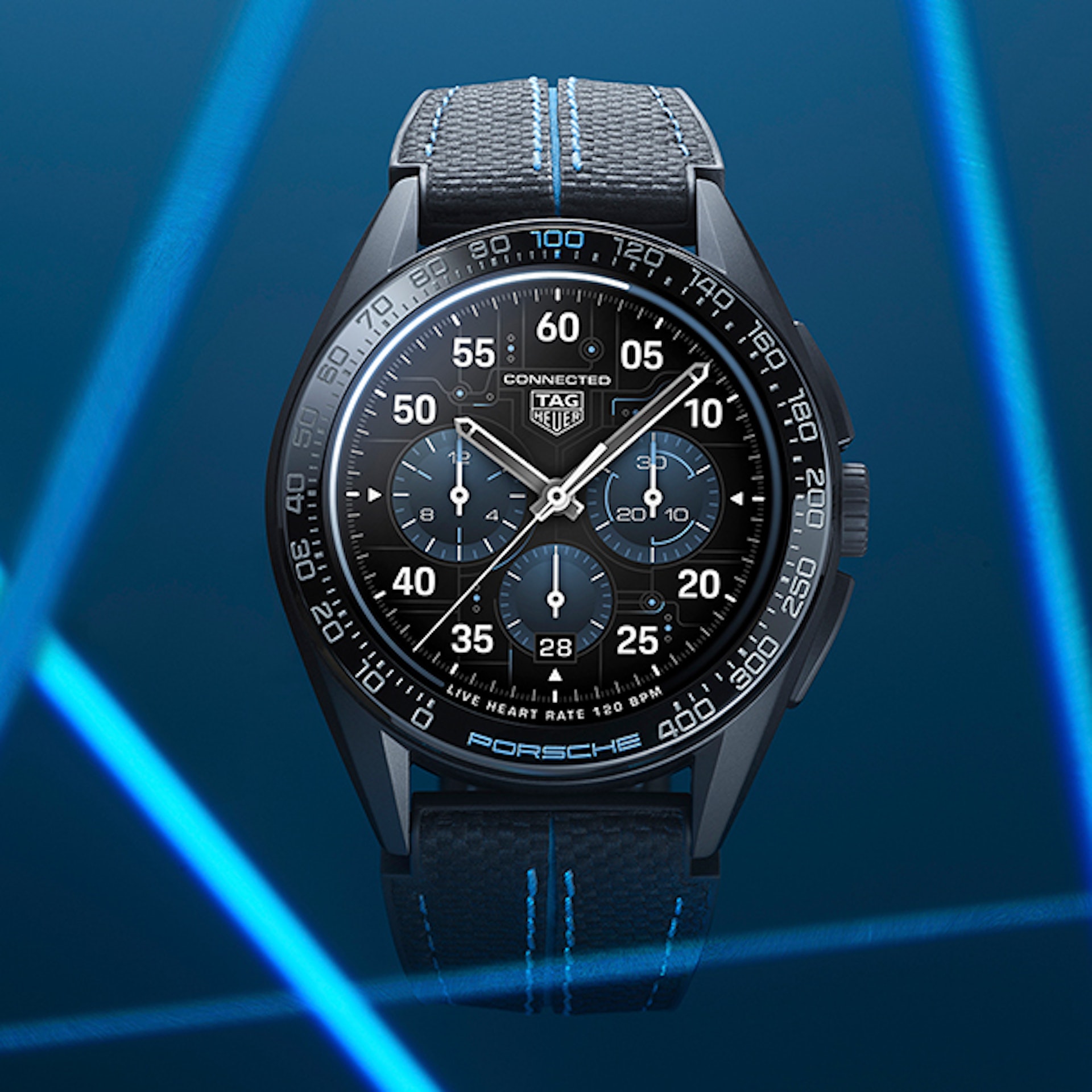 TAG Heuer聯(lián)乘保時捷別注智能腕表功能升級為車主送上窩心設(shè)計