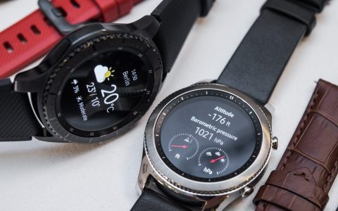 三星Gear S3 Frontier和經(jīng)典智能手表動手首次亮相
