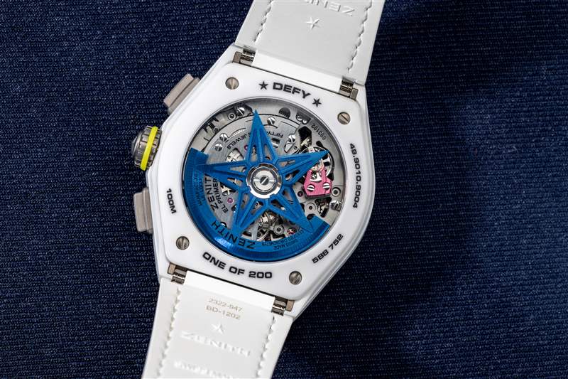 Zenith Defy 21 Chroma 內(nèi)部的 El Primero 9004 機(jī)芯。