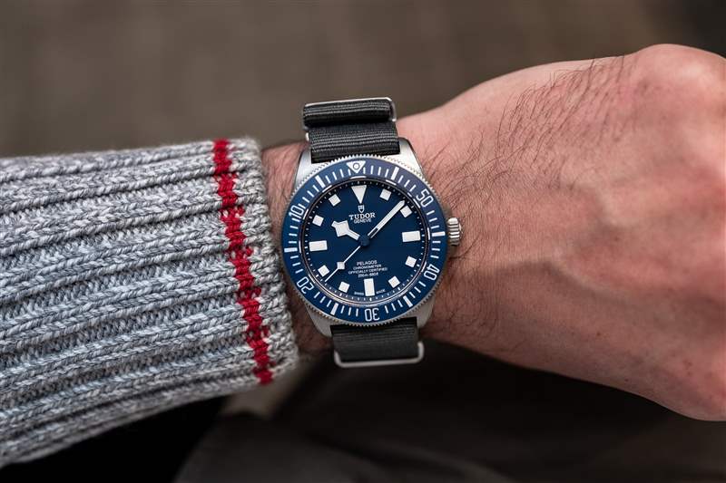男士手腕上的帝舵 Pelagos FXD。