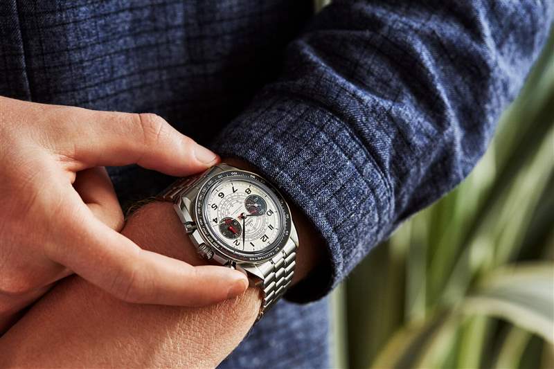 推出歐米茄Speedmaster Chronoscope同軸至臻天文臺(tái)計(jì)時(shí)碼表，配備測(cè)速儀、測(cè)距儀和脈搏計(jì)