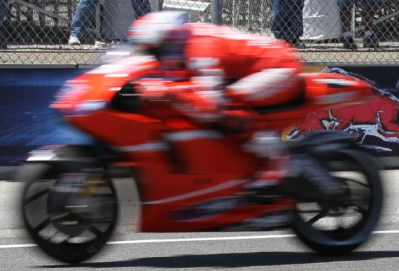 天梭 X MotoGP 蒙特雷拉古納塞卡摩托車(chē)賽事