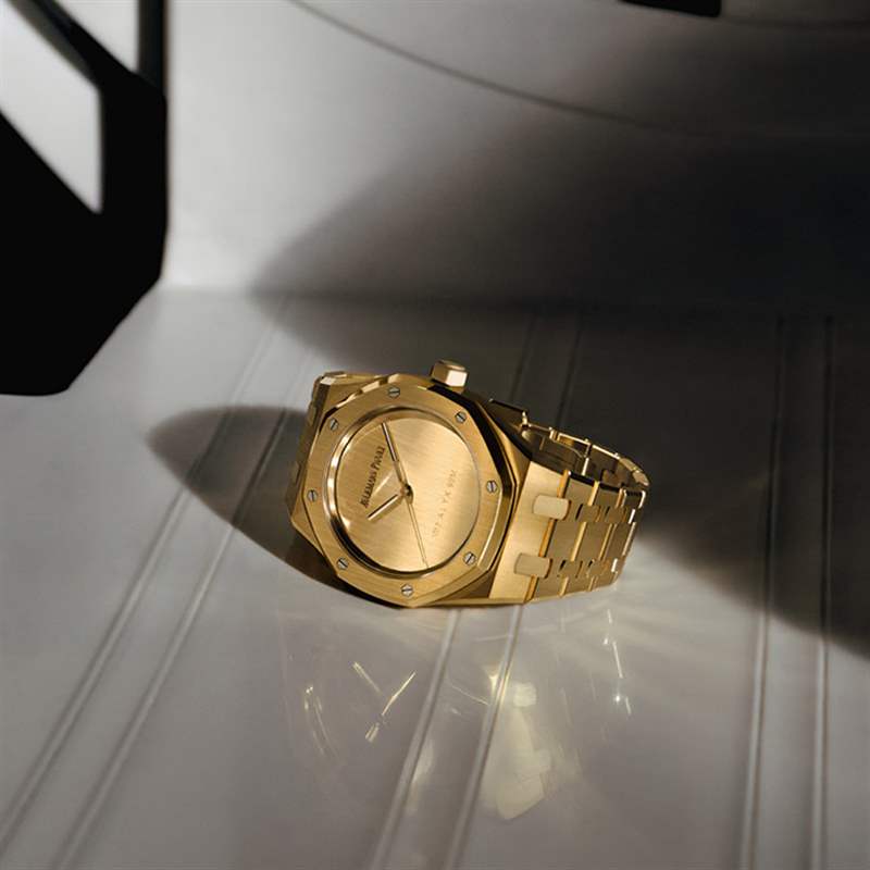 AUDEMARS PIGUET - 有創(chuàng)造力的表界，才有未來(lái)的可能性：AUDEMARS PIGUET愛(ài)彼與潮牌大膽聯(lián)名