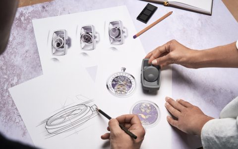 車表合一的尊爵不凡｜江詩丹頓為勞斯萊斯手工特制車量身打造專屬儀表臺時計
