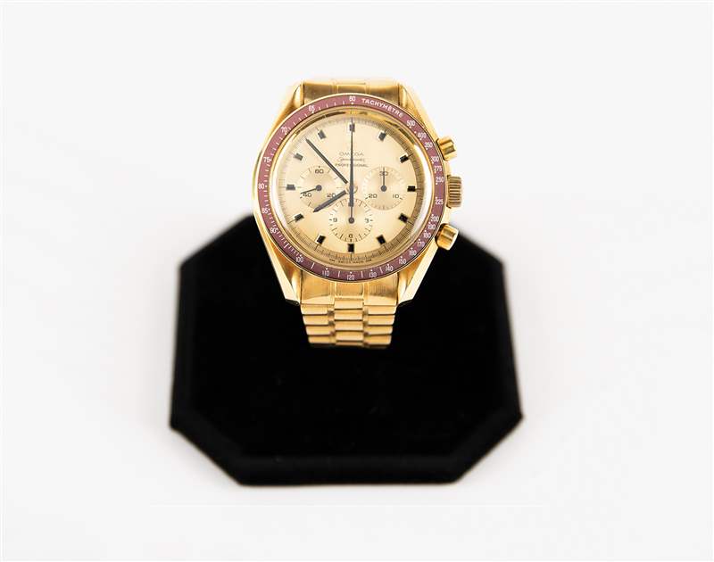 美國宇航員Walter Schirra擁有的OMEGA Speedmaster金殼紀(jì)念版腕表以190萬美元拍賣成交