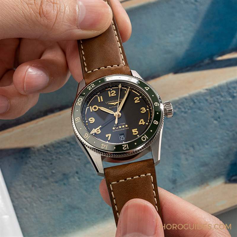 LONGINES - 為此地與彼時(shí)，都鍍上Golden Hour：浪琴表Spirit Zulu Time，新增18K黃金細(xì)節(jié)